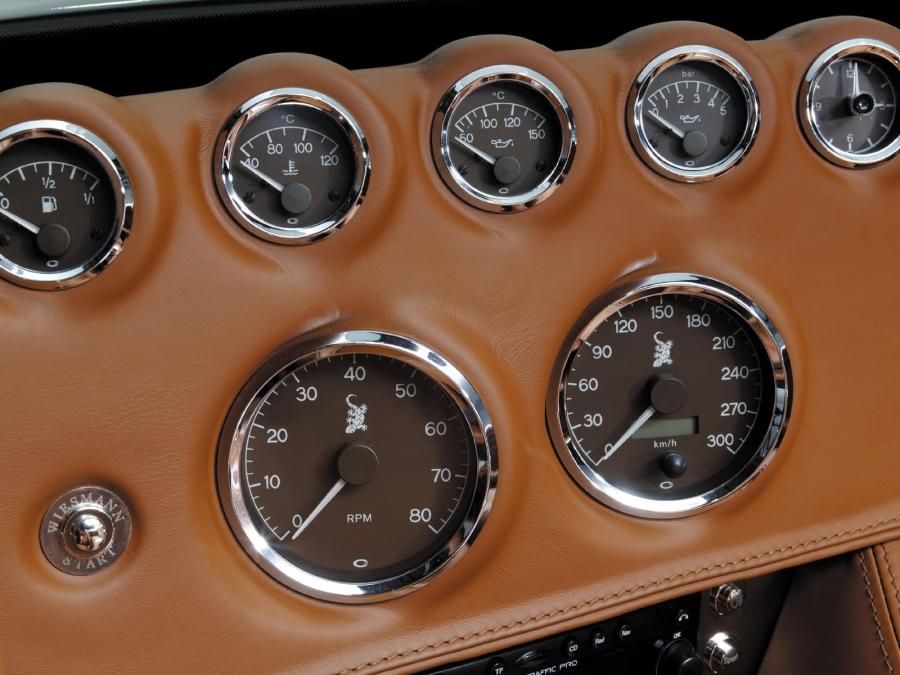 Панель приборов Wiesmann MF3 2003 года  (фото 26 из 61)